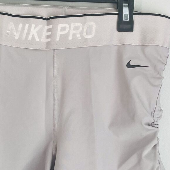 NEW Nike Pro Tight Fit Shorts Medium 2.5" Training Run Gray Dri Fit Clinching - Picture 7 of 14